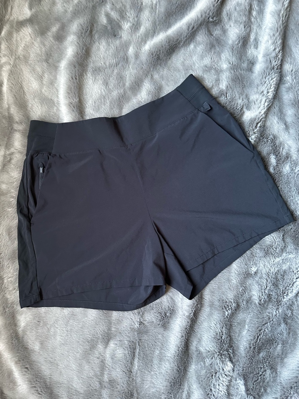 Athleta Women’s Active Stretch Shorts — Black